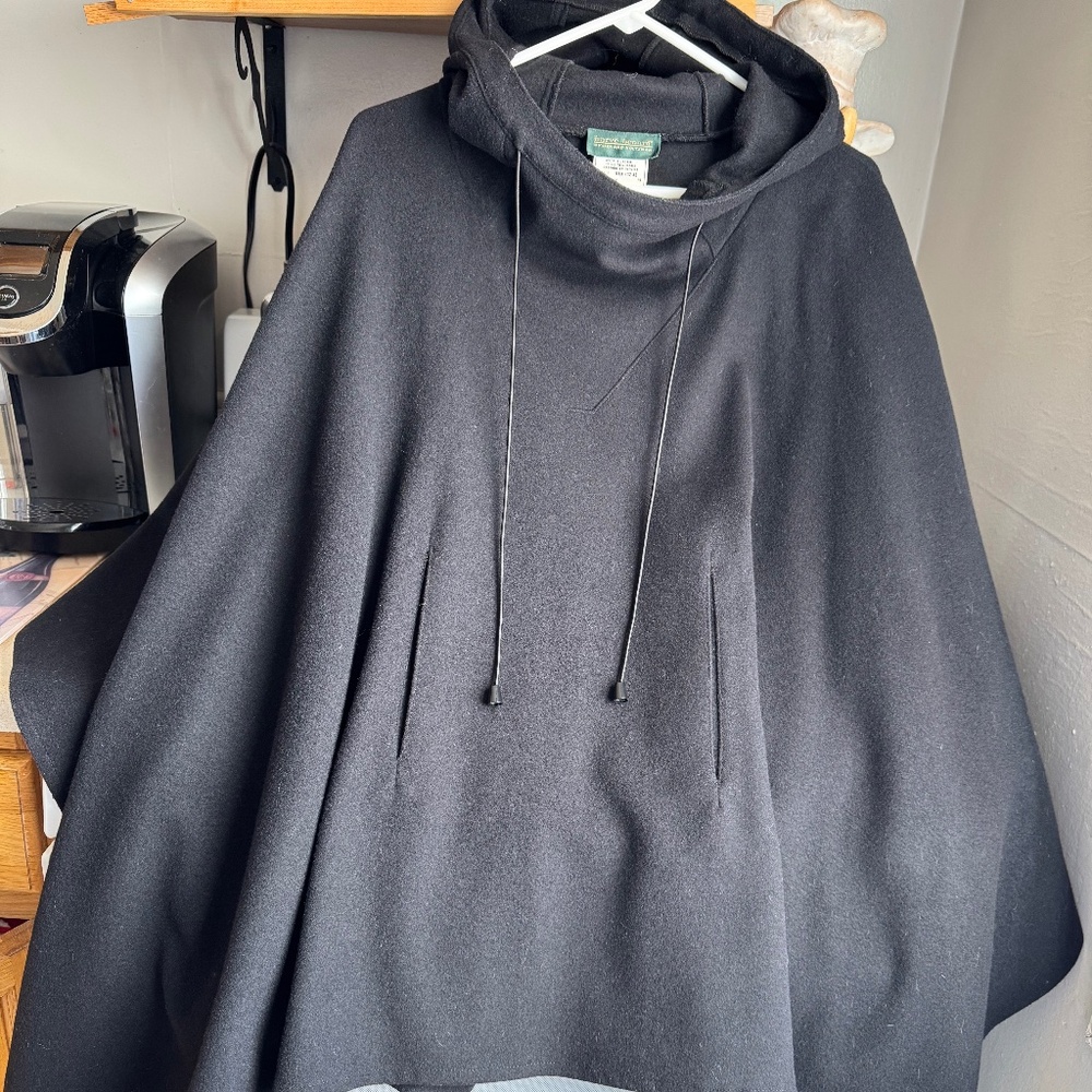 Harve’Bernard Wool Cape